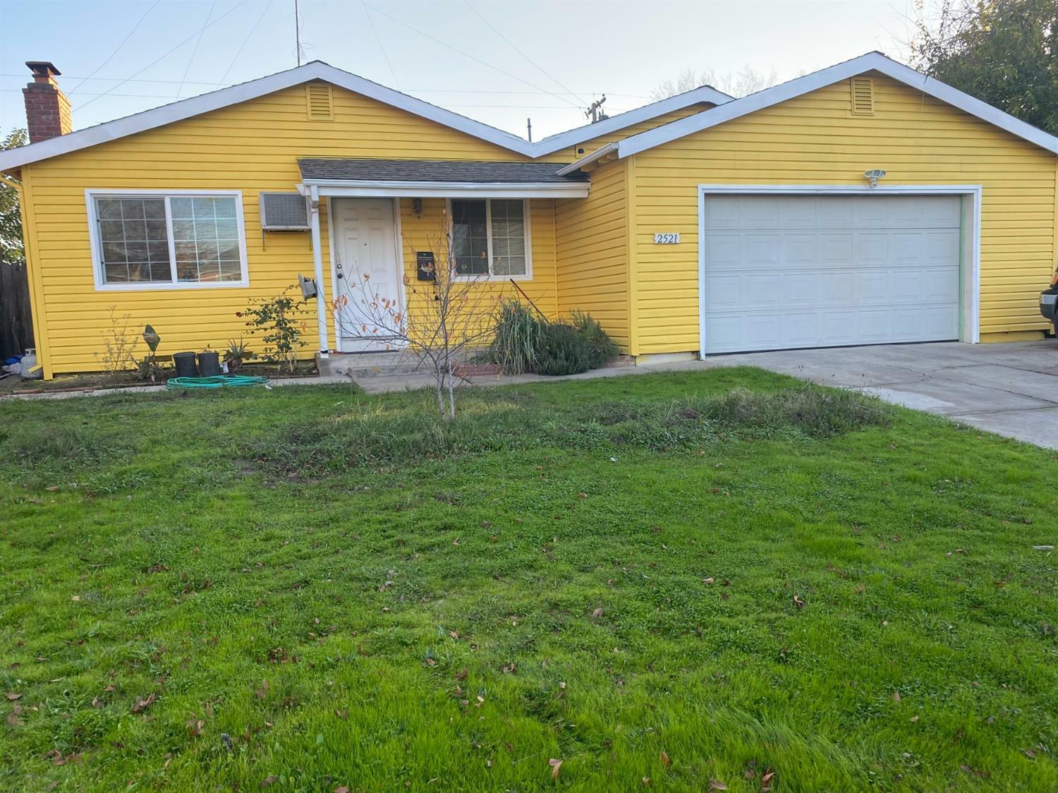 Property Photo:  2521 Meadow Wood Circle  CA 95822 