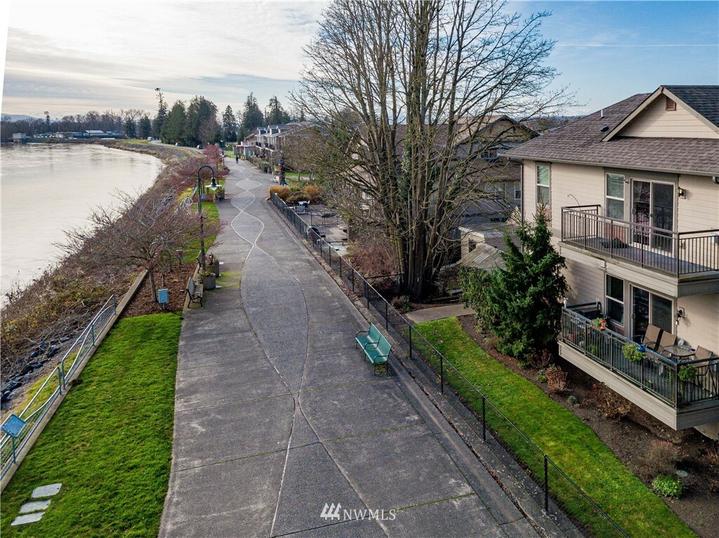 Property Photo:  1991 Alder Street 101  WA 98248 