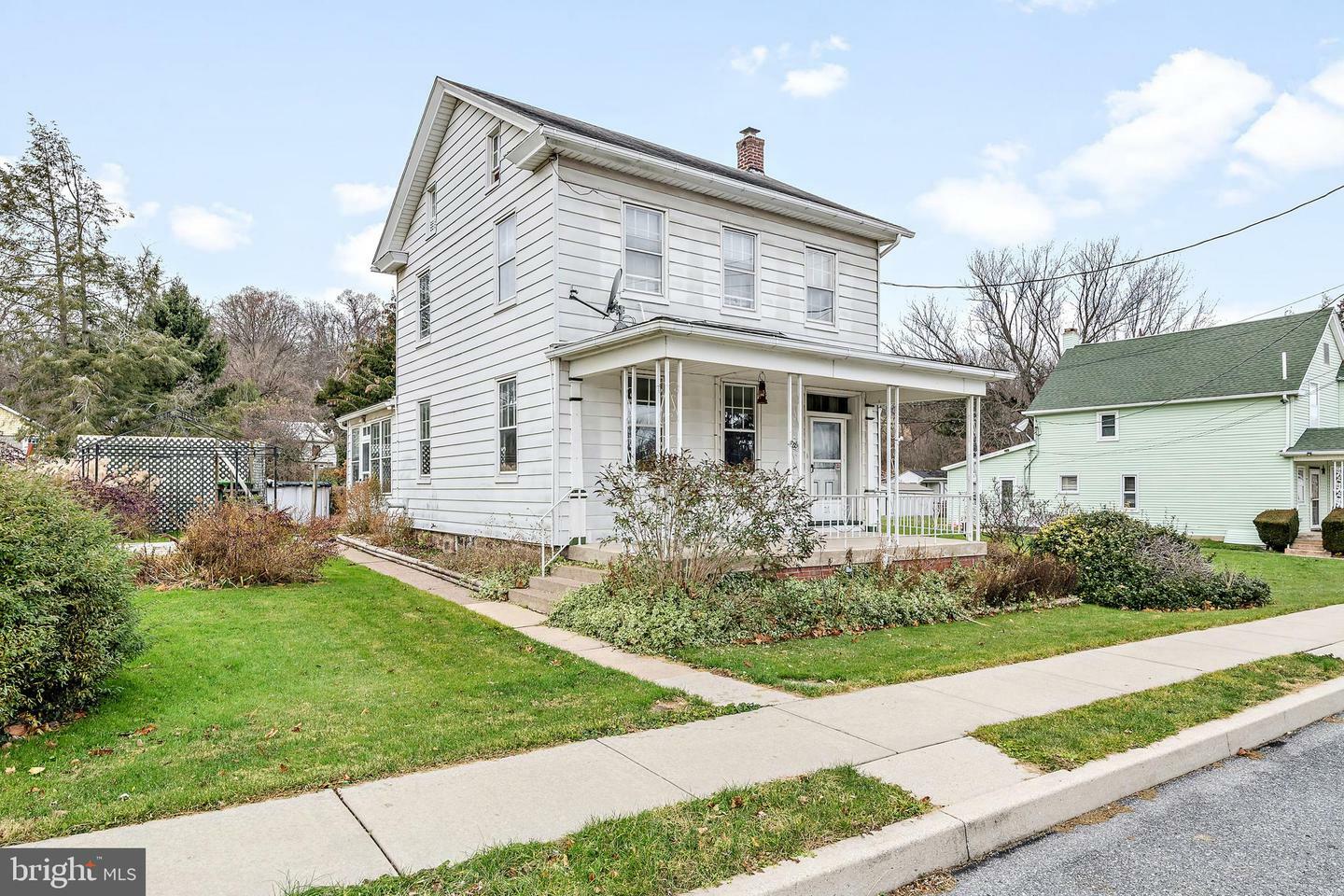 Property Photo:  284 S York Street  PA 17319 