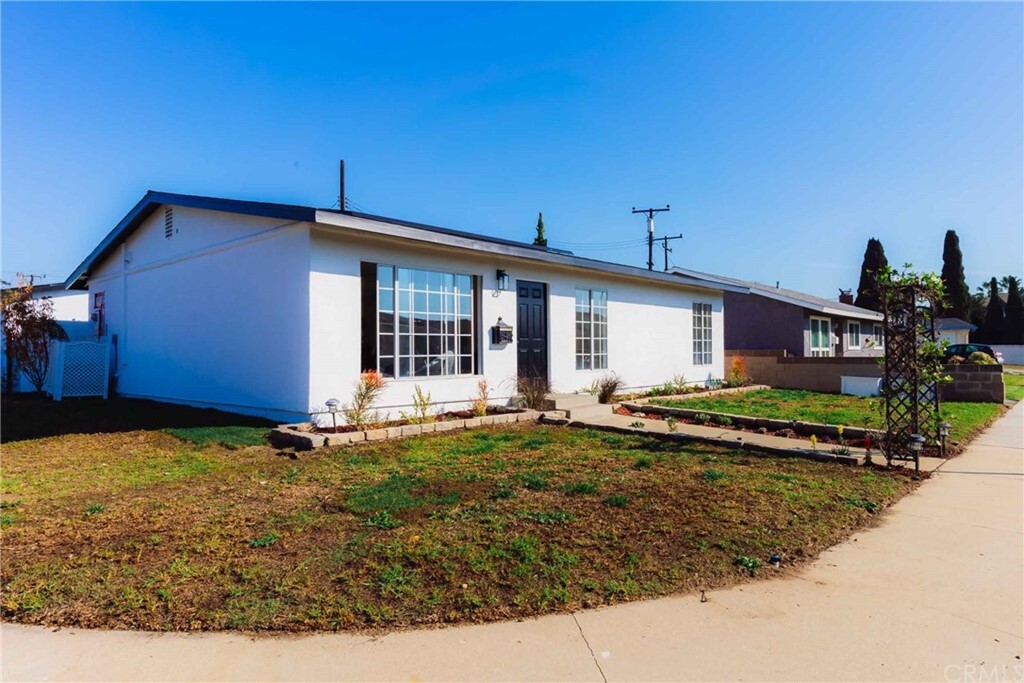 Property Photo:  965 Oasis Drive  CA 90502 