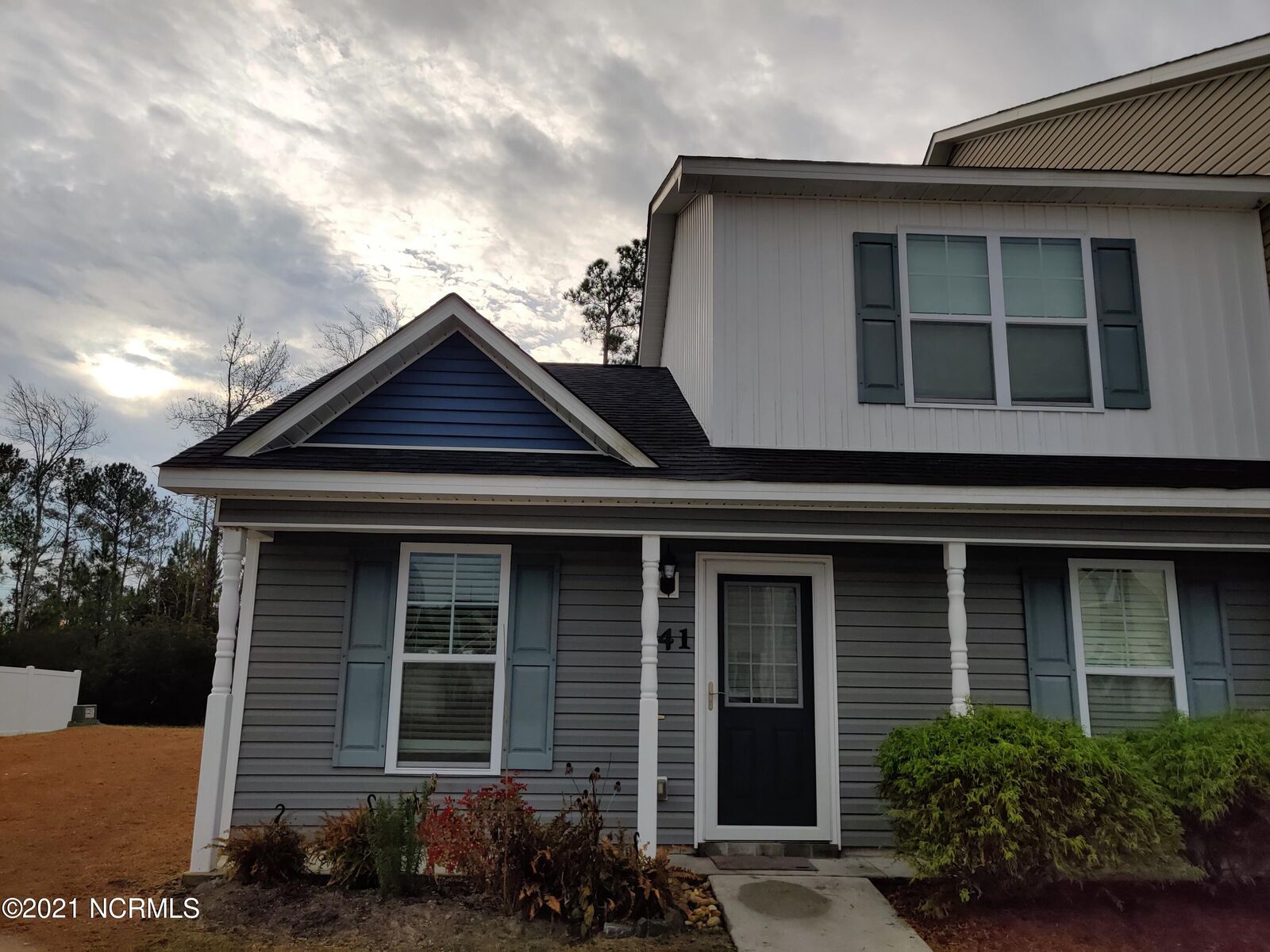 Property Photo:  141 Waterstone Lane  NC 28546 