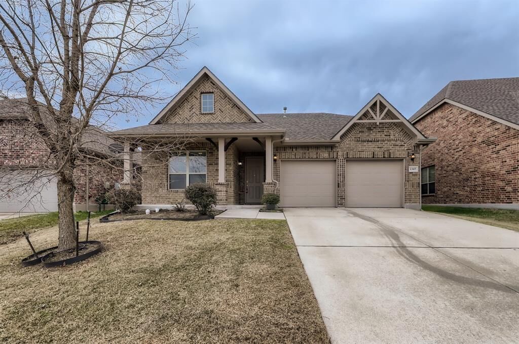 Property Photo: 1307 Hidden Valley Drive TX 75098