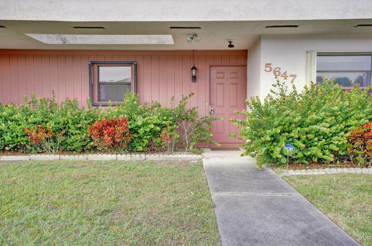 Property Photo: 5647 Waltham Way FL 33463