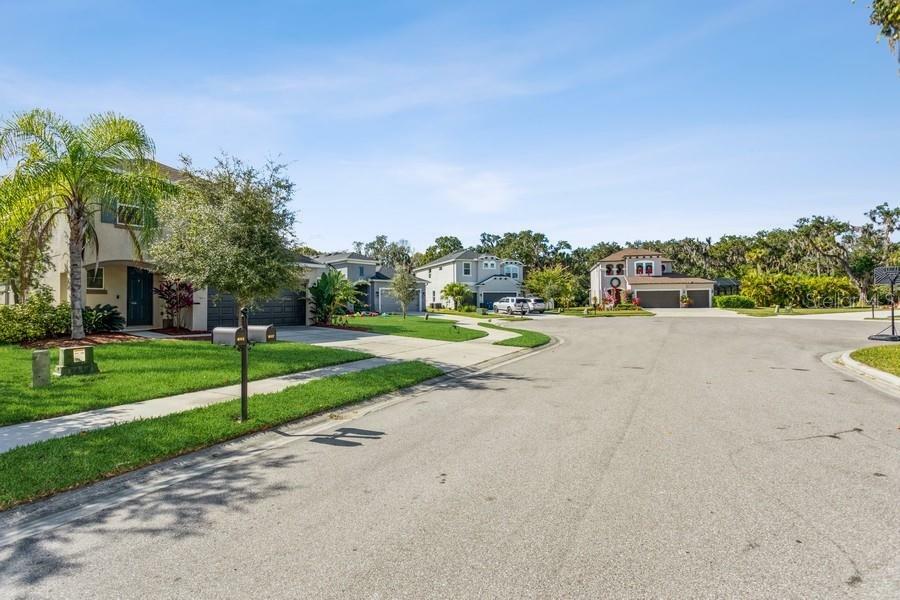 Property Photo:  6117 Oak Mill Terrace  FL 34221 