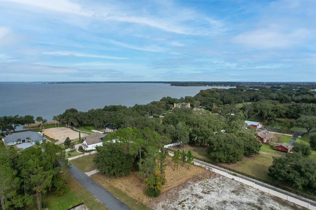 Property Photo:  801 Oaks Shores Road  FL 34748 