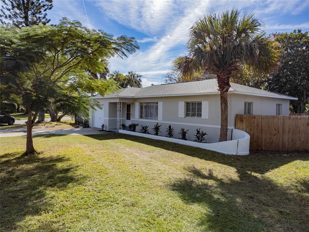 Property Photo: 6200 Hampton Drive N FL 33710