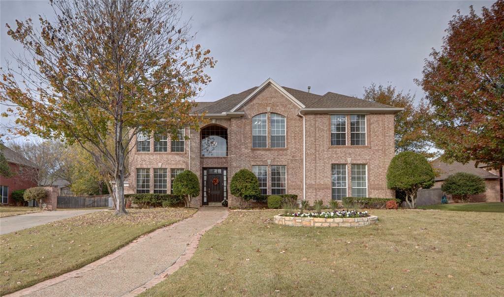 Property Photo: 1005 S Hollow Drive TX 76092
