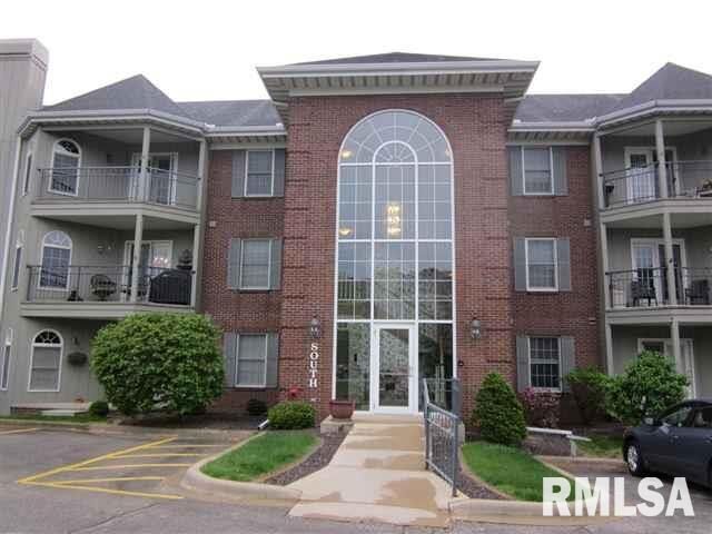 Property Photo:  5200 N Knoxville 207S  IL 61614 