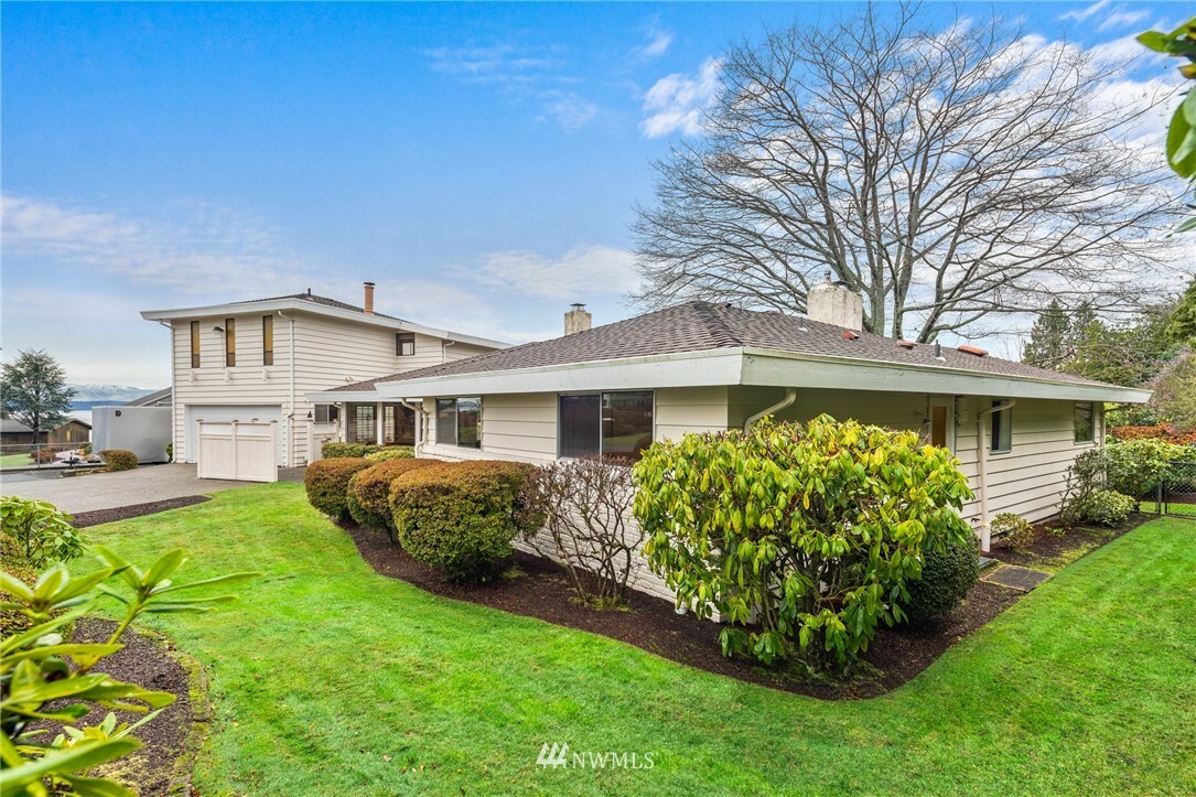 Property Photo: 9823 Cherry Street WA 98020