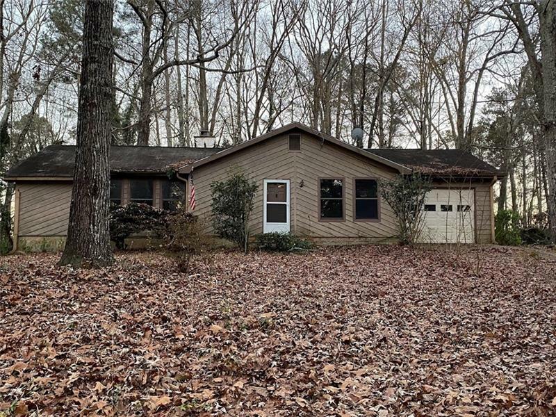 Property Photo: 5975 Sumter Drive GA 30135