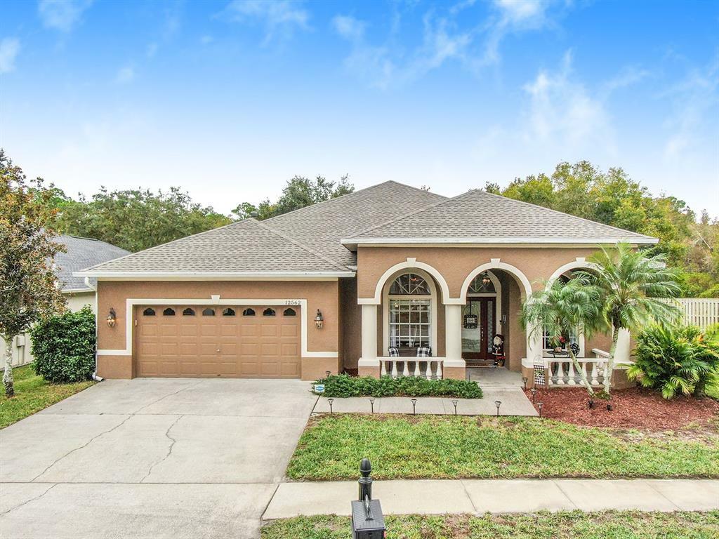 Property Photo:  12562 Leatherleaf Drive  FL 33626 