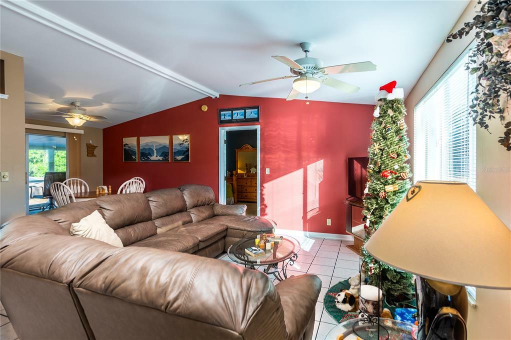 Property Photo: 334 N Kentucky Avenue FL 32724