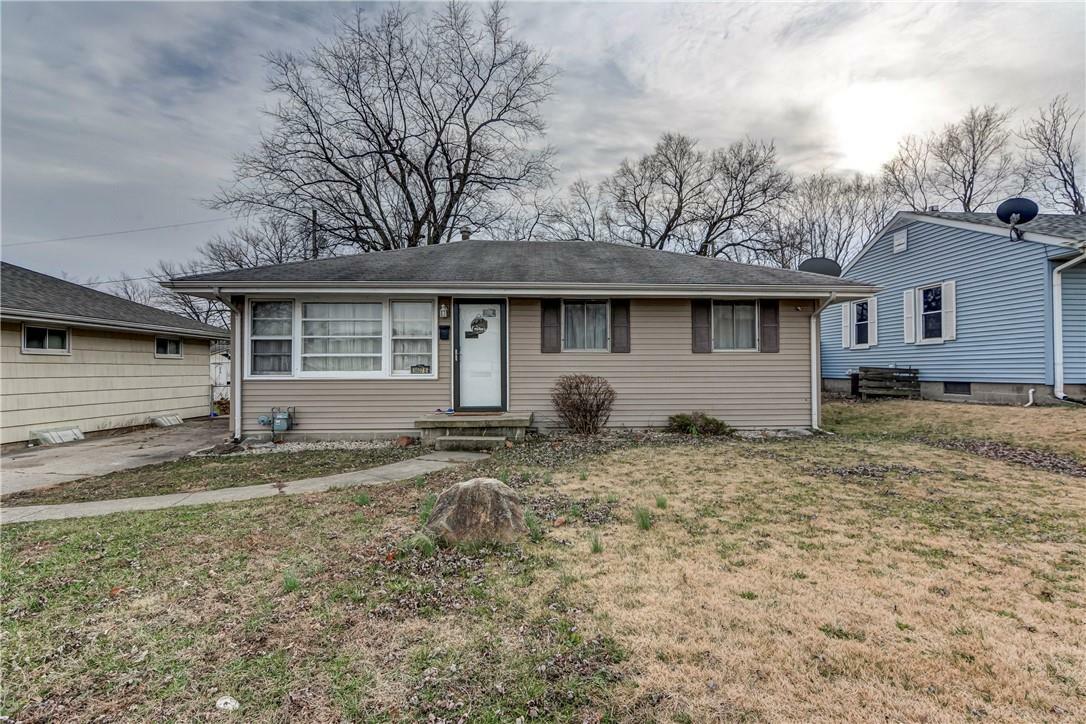 Property Photo:  2407 E Wood Street  IL 62521 