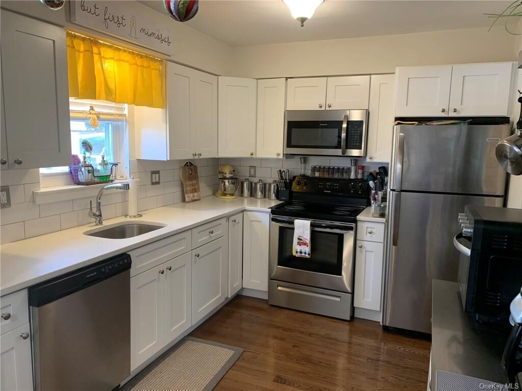 Property Photo:  19 Crescent Drive 73  NY 10984 