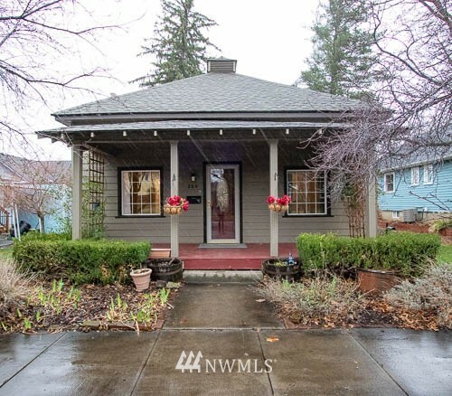 Property Photo:  205 E Tremont  WA 99328 