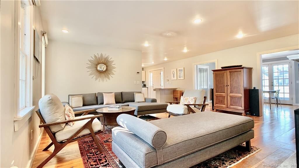 Property Photo:  270 North Water Street  CT 06378 