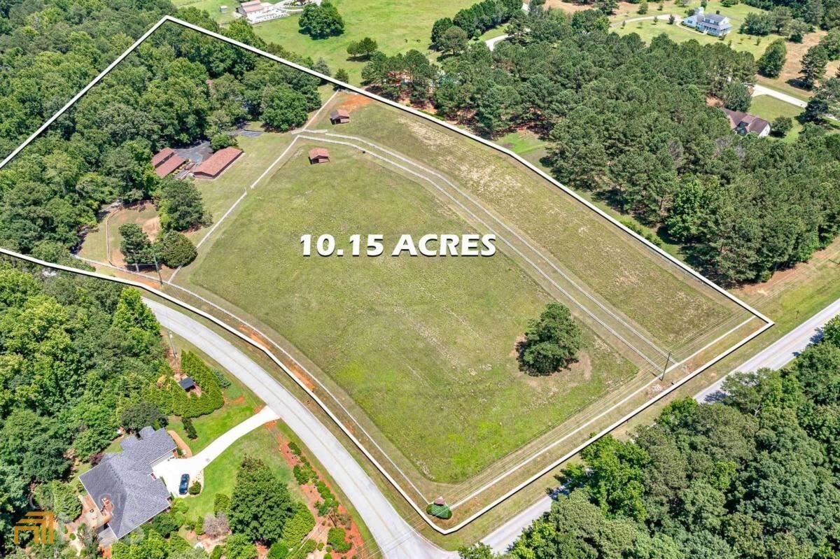 Property Photo:  30 Skyview Drive  GA 30025 