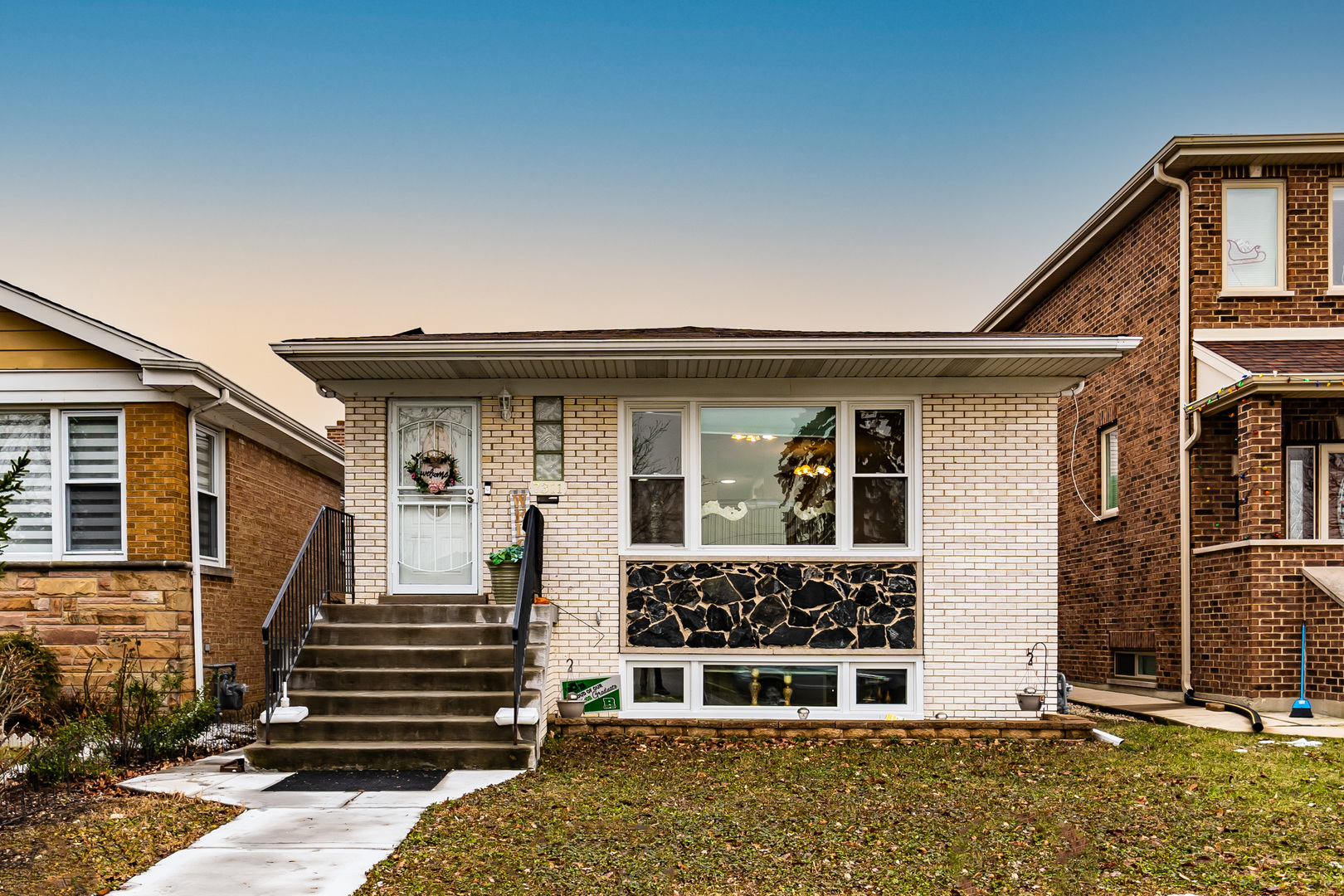 Property Photo: 7311 W Pensacola Avenue IL 60706