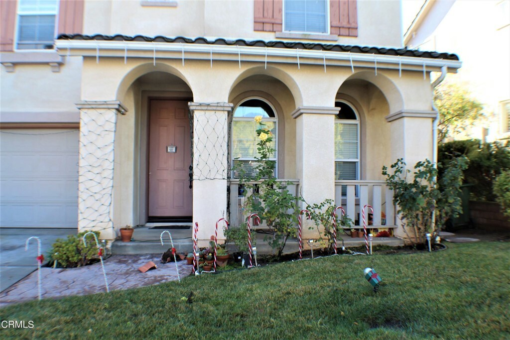 Property Photo:  396 Arbor Court  CA 93065 