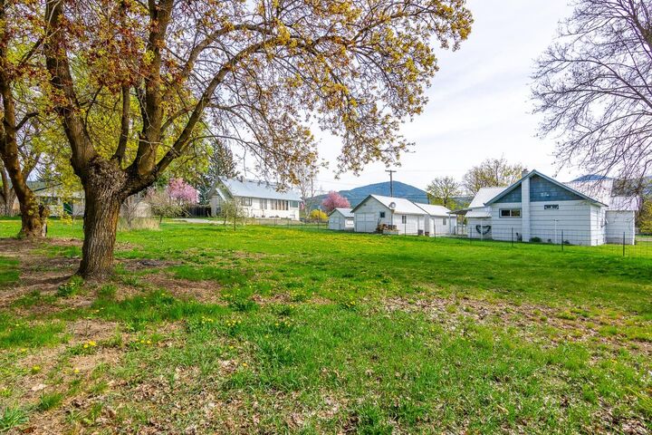 7xx W Lincoln Ave  Chewelah WA 99109 photo