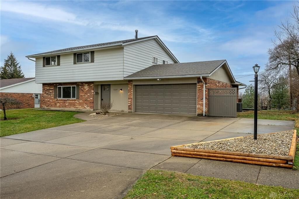 Property Photo: 7249 Charnwood Drive OH 45424