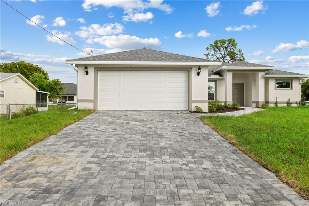 Property Photo: 418 SW 31st Avenue FL 33991