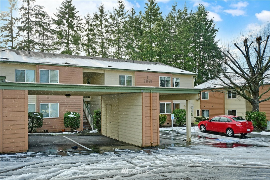 Property Photo:  23629 112th Avenue SE E-106  WA 98031 