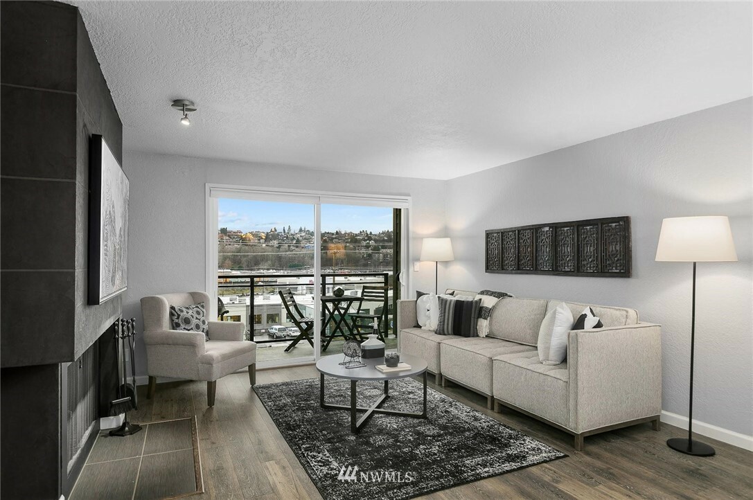 Property Photo: 2219 14th Avenue W 304 WA 98119