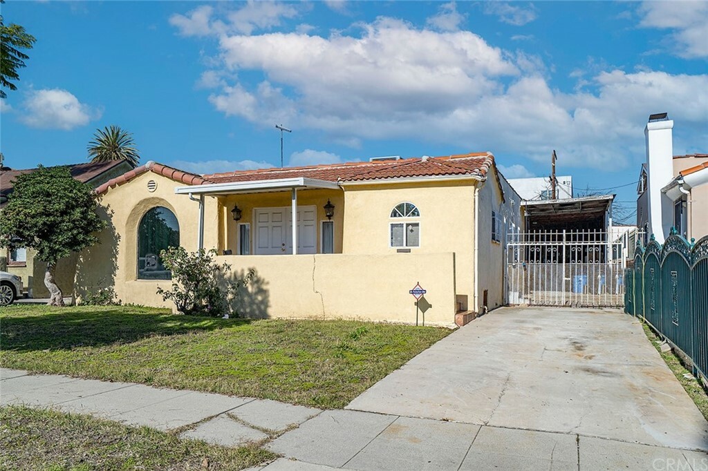 Property Photo:  1607 W 85th Street  CA 90047 