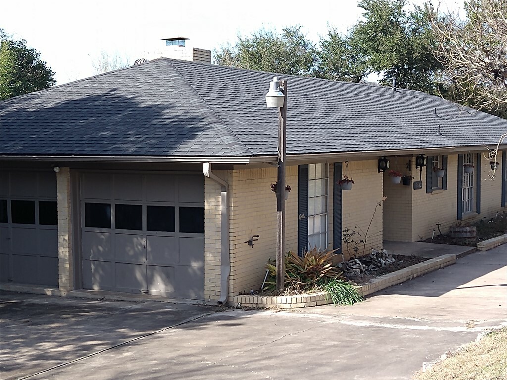 Property Photo:  5812 Highland Pass A  TX 78731 