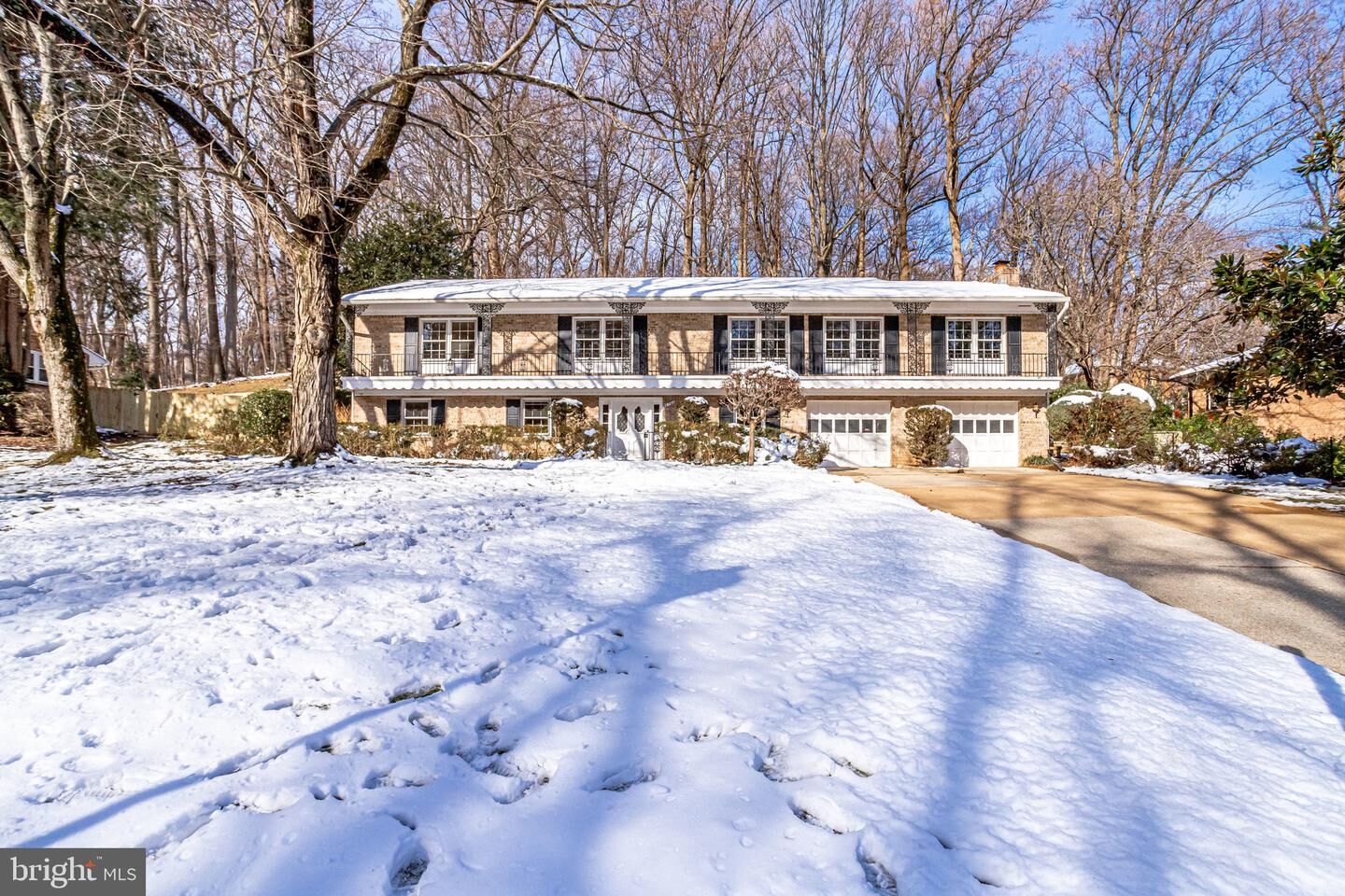 Property Photo: 2762 N Randolph Street VA 22207