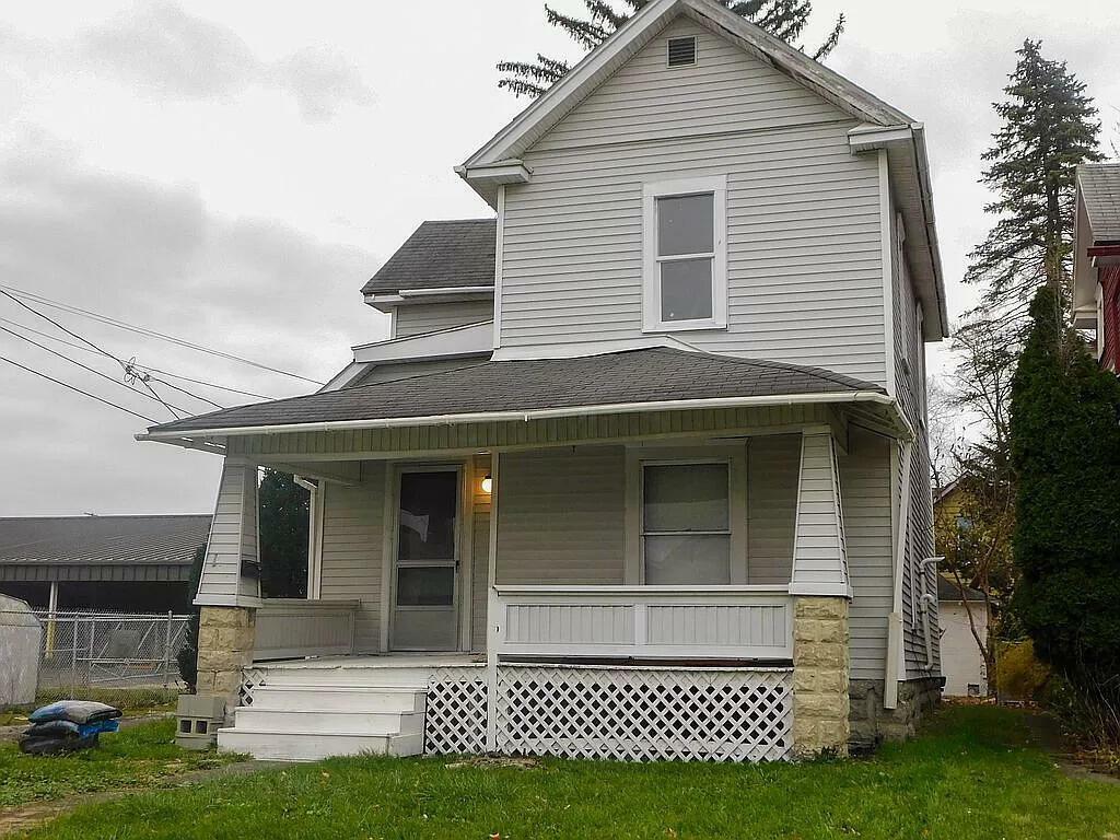 Property Photo: 198 Windsor Street OH 43302