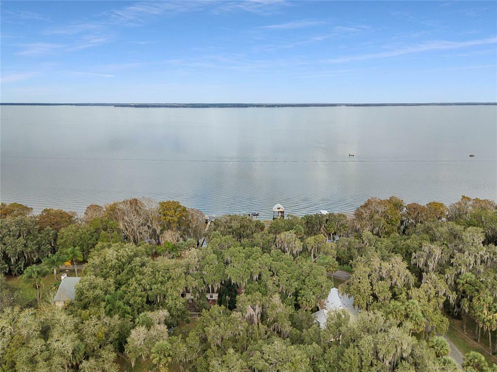 Property Photo:  9018 Lakeshore Drive  FL 34797 