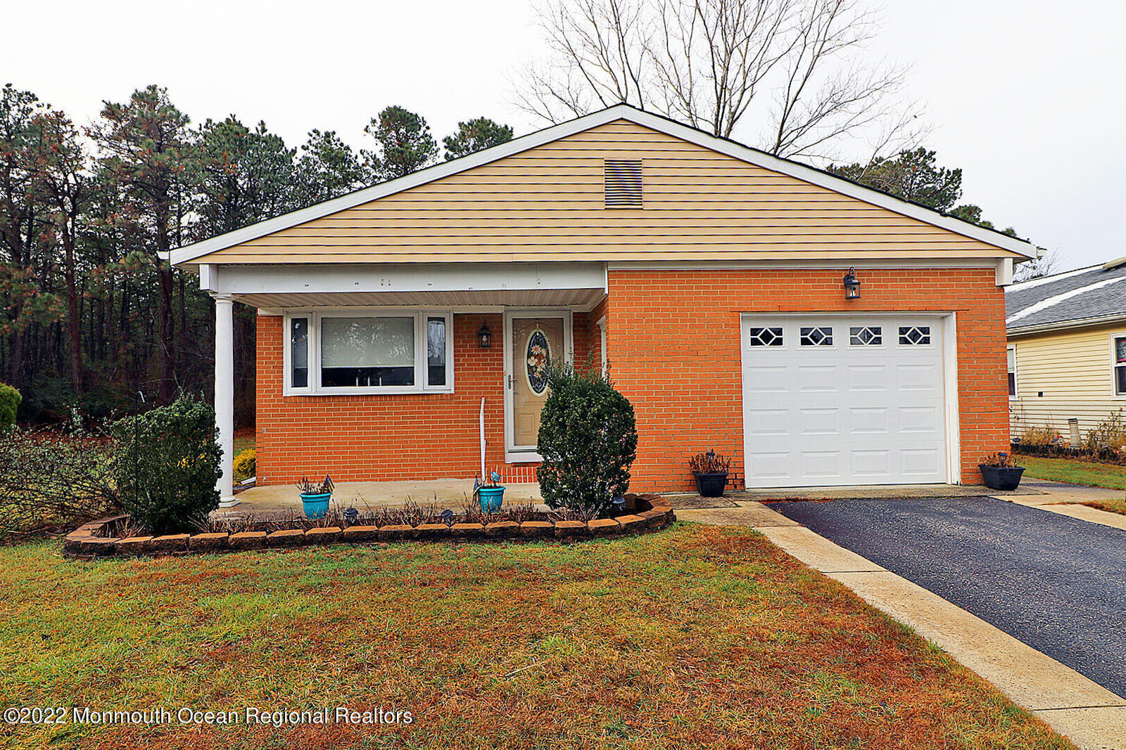 Property Photo:  7 Bakoua Court  NJ 08757 