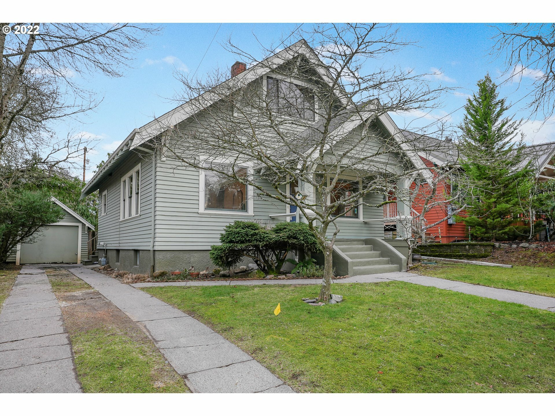 Property Photo:  2712 SE 49th Ave  OR 97206 