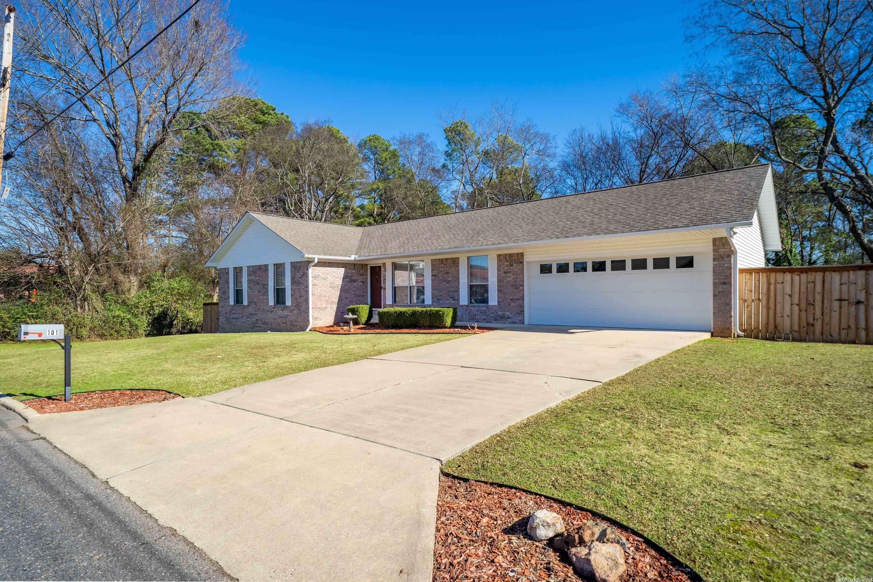 Property Photo:  101 Siesta Street  AR 71913 