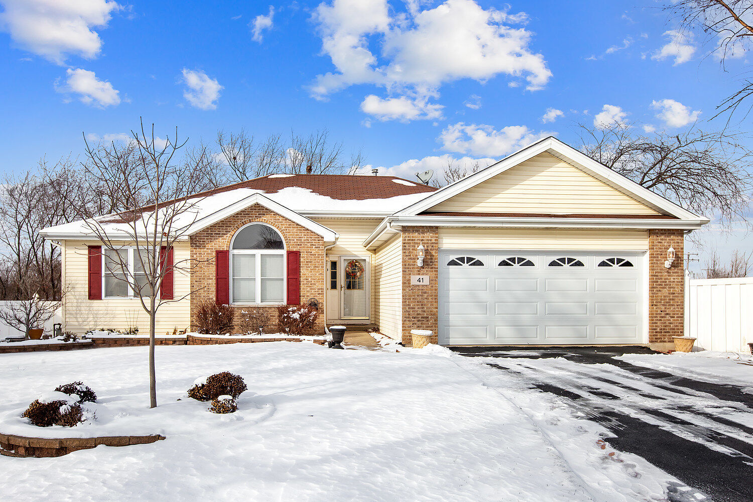 Property Photo:  41 Sunrise Court  IL 60475 