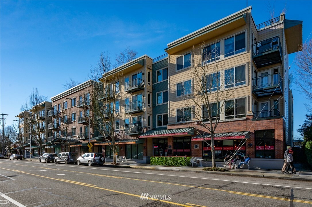 Property Photo:  6801 Greenwood Avenue N 304  WA 98103 