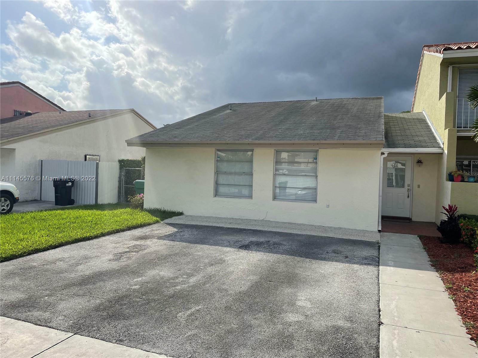 Property Photo:  936 SW 118th Ct 34-B-I  FL 33184 