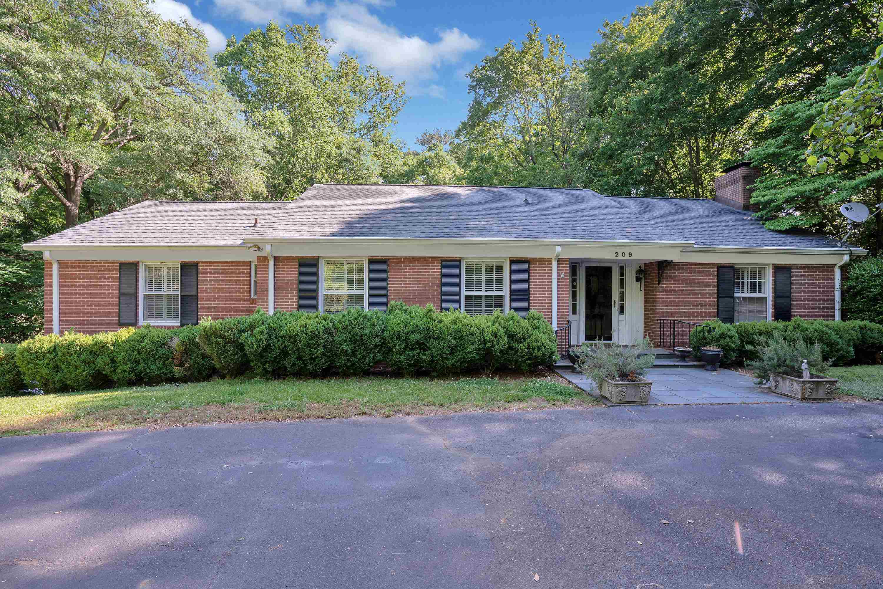 Property Photo:  209 Beechwood Drive  SC 29307 