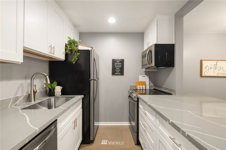 Property Photo:  612 Prospect Street 303  WA 98109 