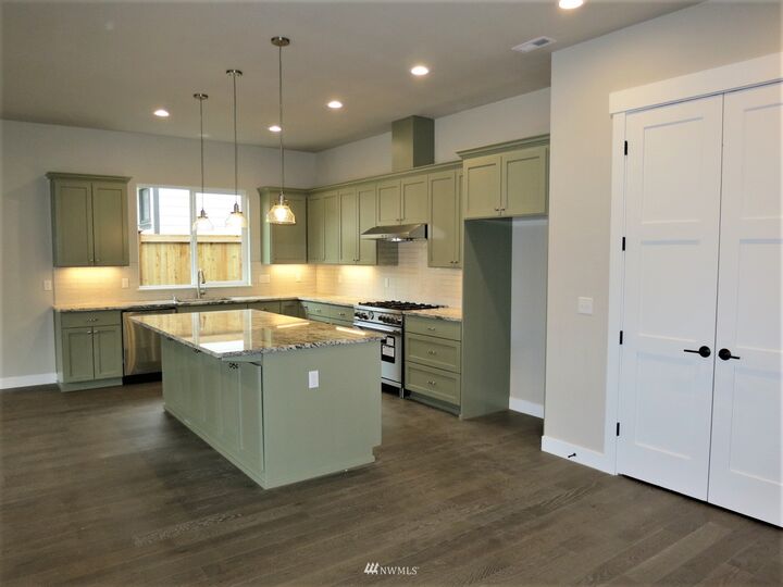 Property Photo:  2032  5th Place  WA 98290 