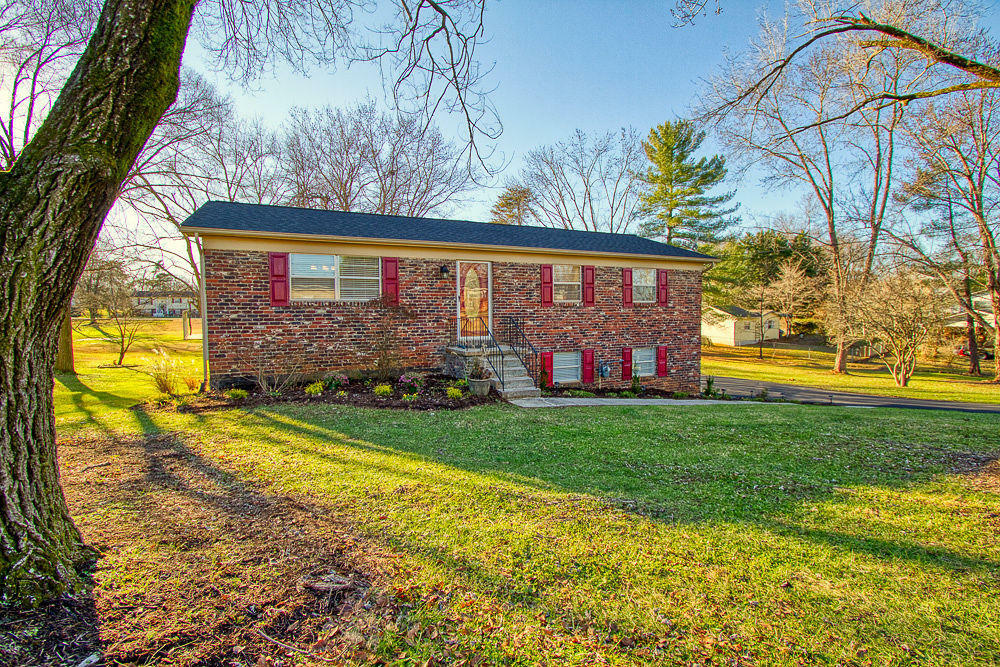 Property Photo:  311 Dell Rd  TN 37804 