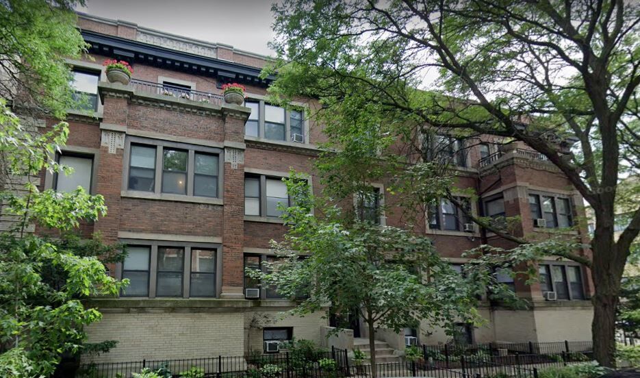 Property Photo: 755 W Buena Avenue 303 IL 60613