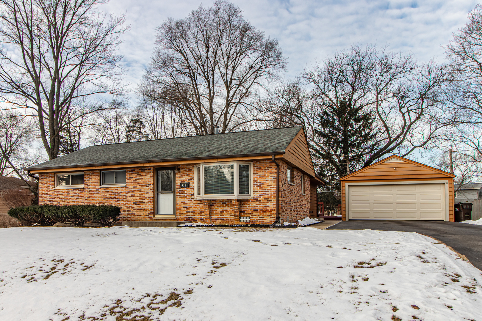 Property Photo: 30 Johnathan Road IL 60047