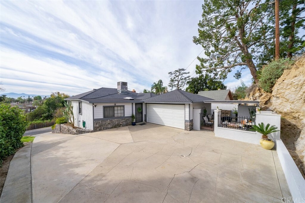 Property Photo: 4337 Houghton Avenue CA 92501