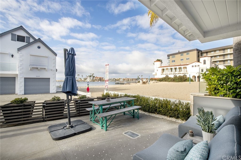 Property Photo: 2608 Cove Street CA 92625