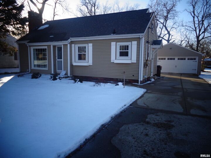 5105 N Martha  Peoria IL 61614 photo