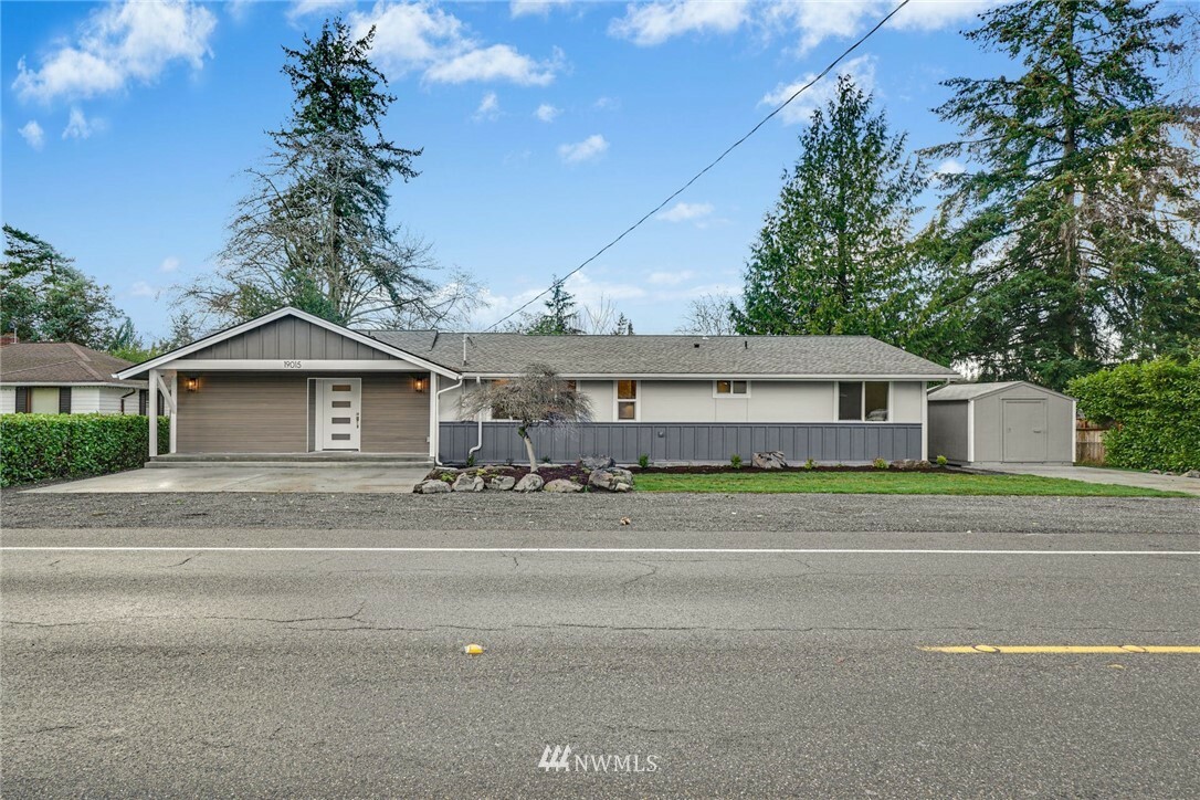 Property Photo:  19015 Ashworth Avenue N  WA 98133 