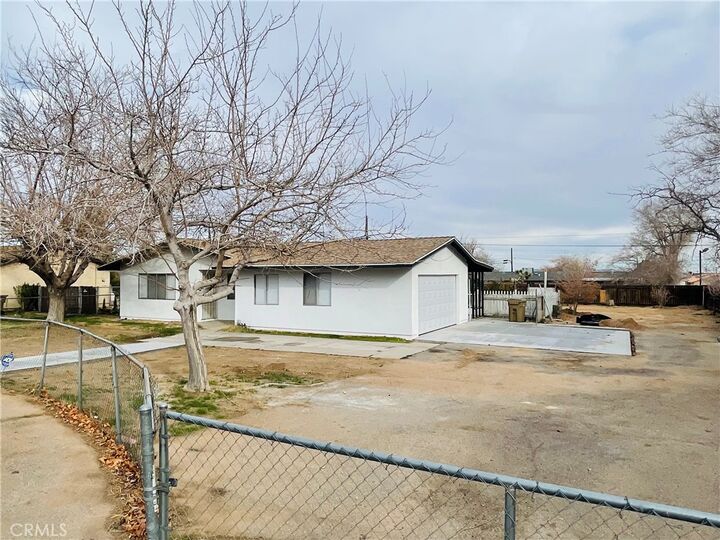 Property Photo: 16420 Cashew Street CA 92345